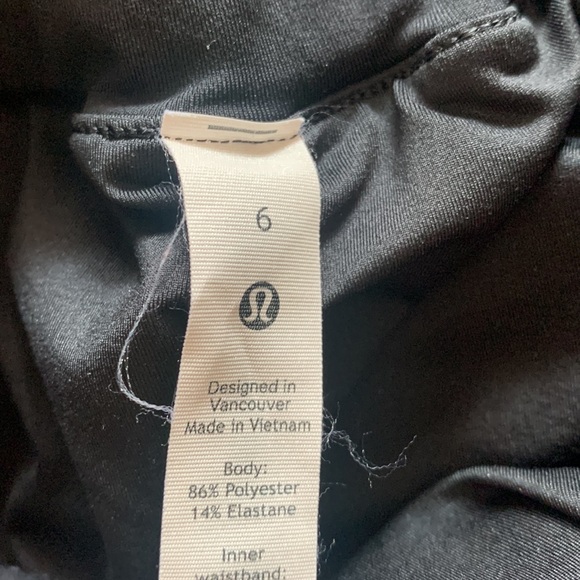 Lululemon gray shorts size 6 - Picture 4 of 5